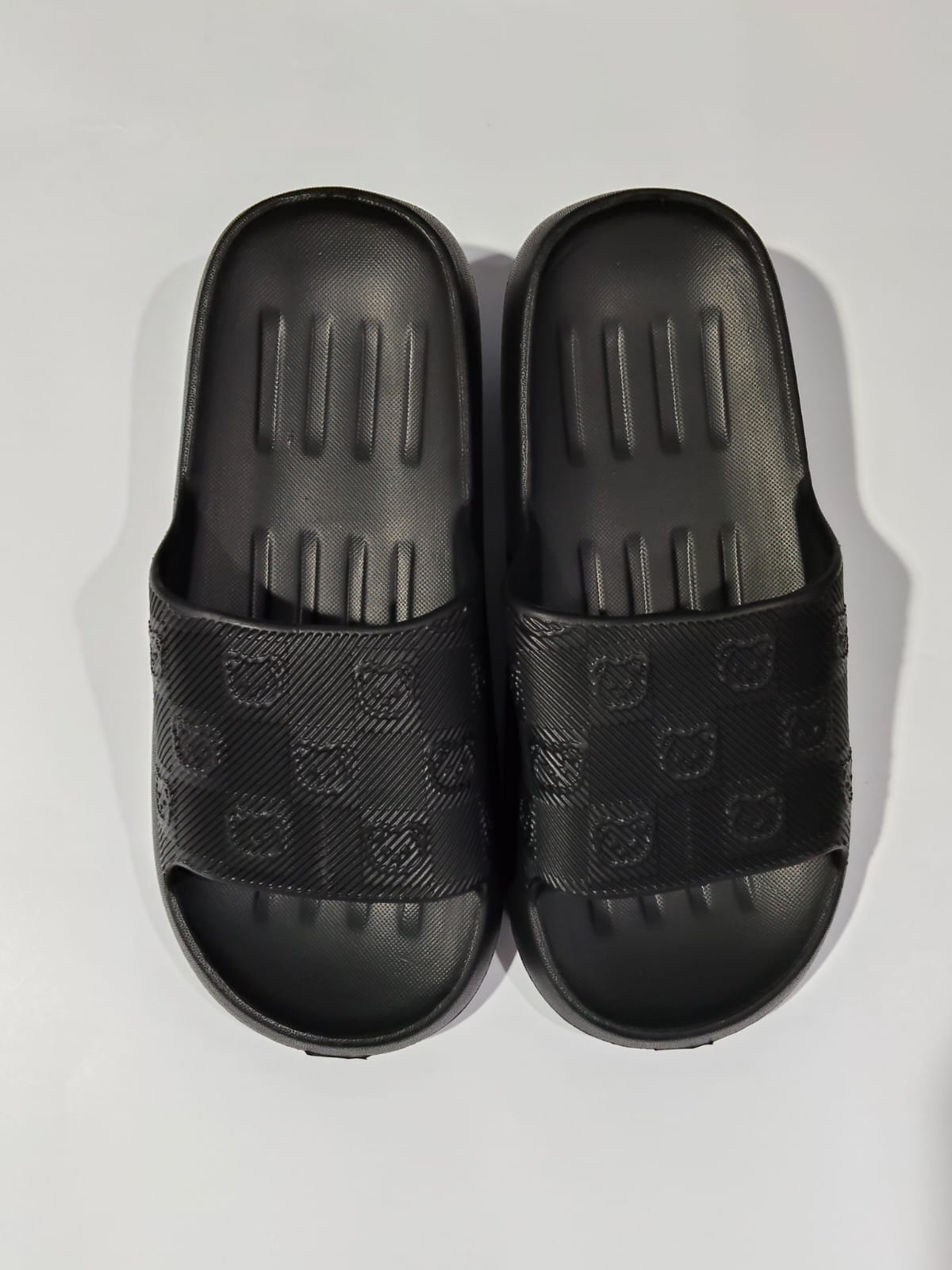 Sandalia Slide Irsoe para Dama – Estilo Minimalista, Máximo Confort